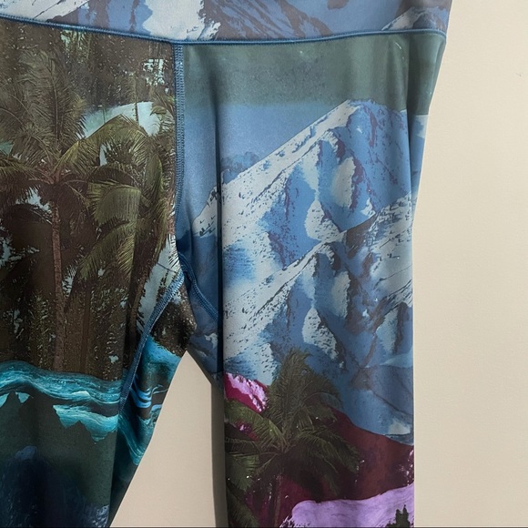 ⭐ Reebok Mountain Pride Running Tights/Leggings - Picture 7 of 7